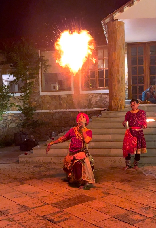 Sariska Safari Lodge - fire eaters